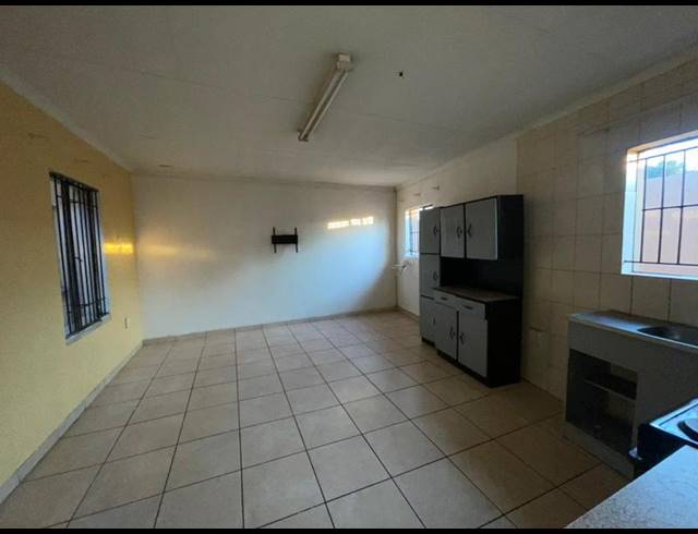2 BEDROOM PROPERTY TO RENT IN LENASIA EXT 2